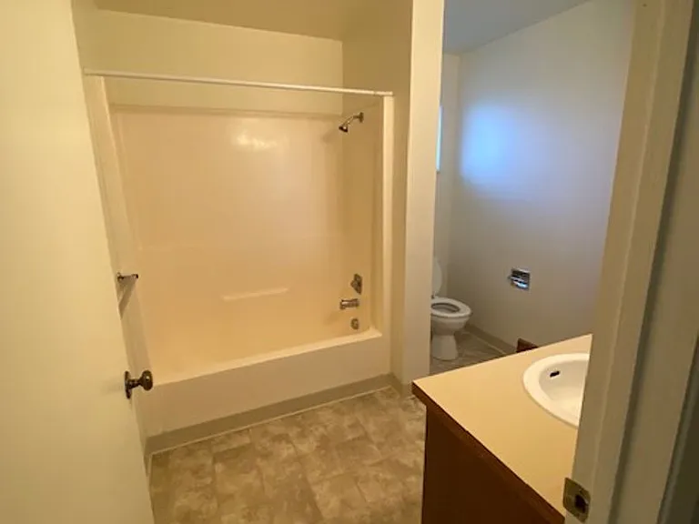 174 Colby Court Ln — Photo 8