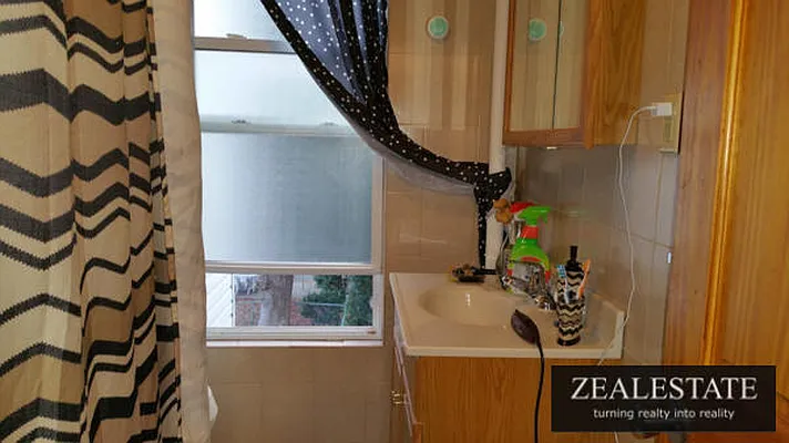 Rented by ZealEstate Group Inc | media 74