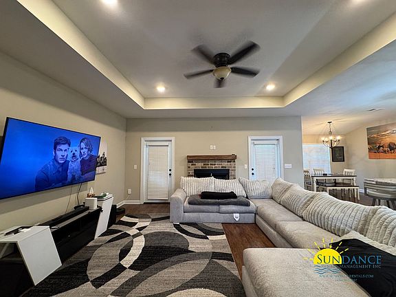 3rd image of 112 Benarr Ave