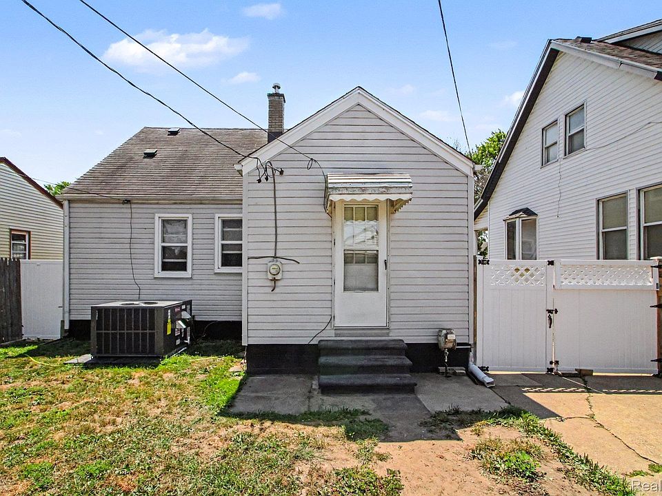 14027 Hobart Ave, photo 24