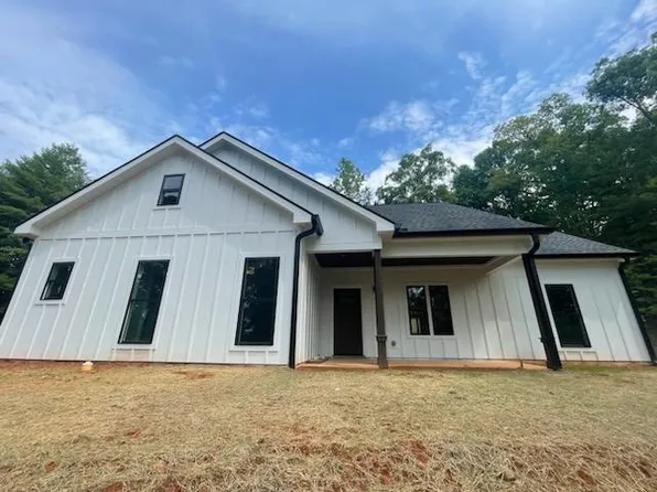312 Galloway Dr, Hayesville, NC 28904