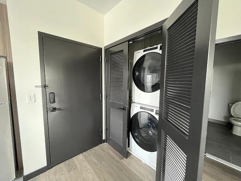 130-132 Mallory Ave #502 — Photo 10