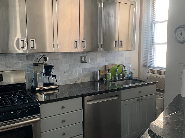 2022 Columbia Rd NW #511 — Photo 9