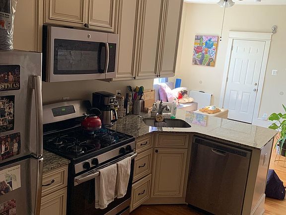 2nd image of 245 S 10th St #3R