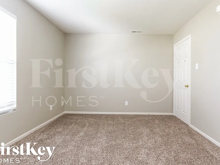 8655 Hopewell Ct — Photo 9
