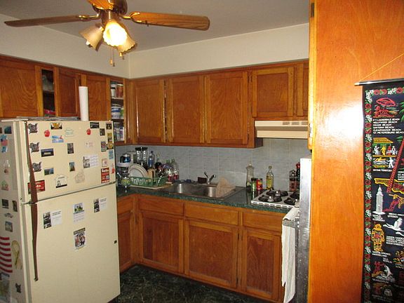 4th image of 22 King Arthur Ct