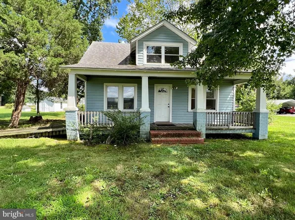 1900 Lake Rd, Lottsburg, VA 22511