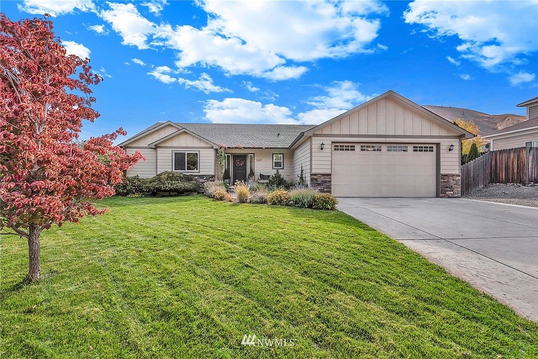 2107 5th St Wenatchee Wa 98801 Mls 1853733 Zillow 2107 5th St Wenatchee Wa 98801 Mls 1853733 Zillow
