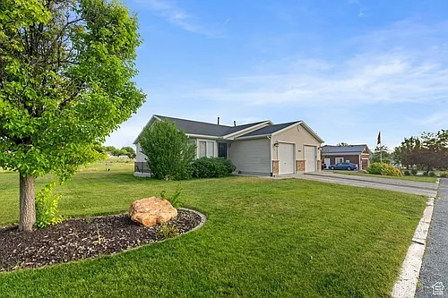 1884 Shepard Ln #1 Photo 1