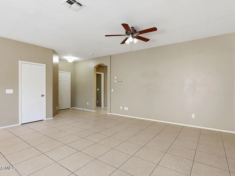 12910 W Corrine Dr — Photo 8