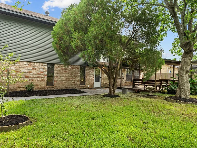 11118 Sagecountry Dr — Photo 40