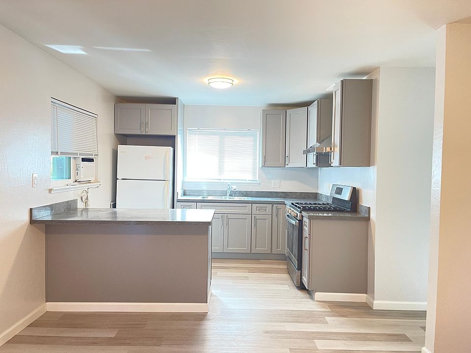 Brand new kitchen with breakfast bar