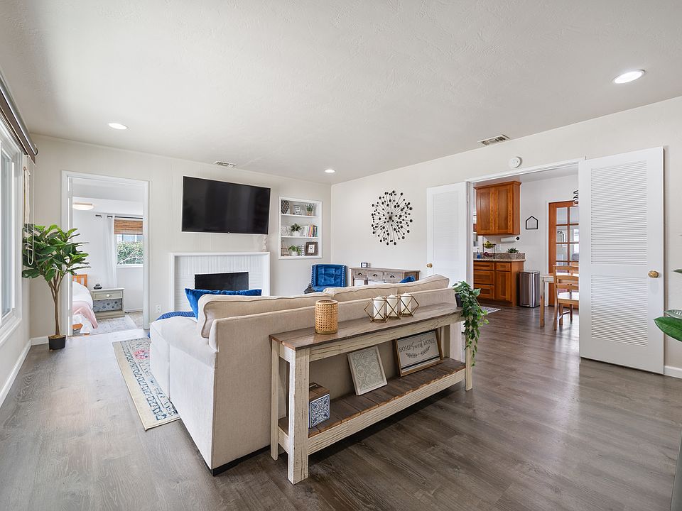 1st image of 2925 Merrywood Dr