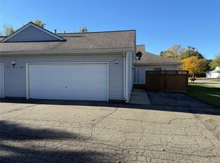 9473 Marina Dr, White Lake, MI 48386
