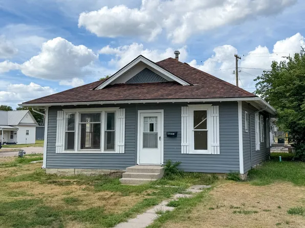 301 E Lincoln St, Norton, KS 67654