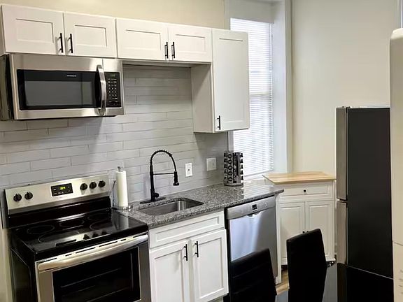3rd image of 1312 Spring St