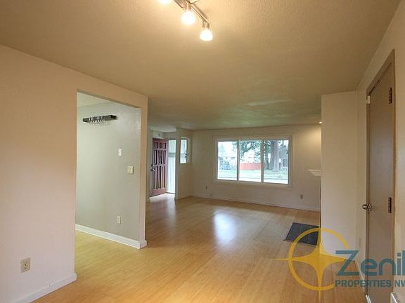 4th image of 2111 SE 137th Ct