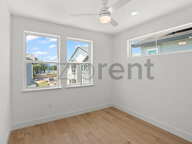 267 Llewellyn Ave — Photo 26