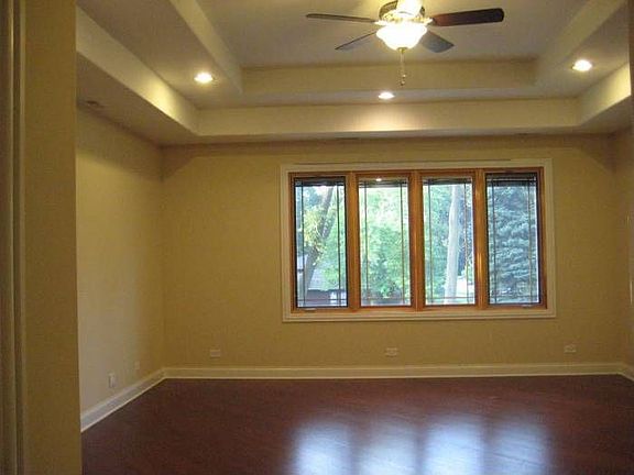 5th image of 2401 Greenfield Dr