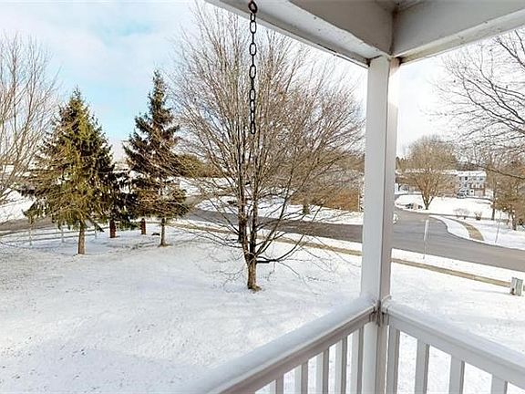 3rd image of 976 Wood Hollow Dr