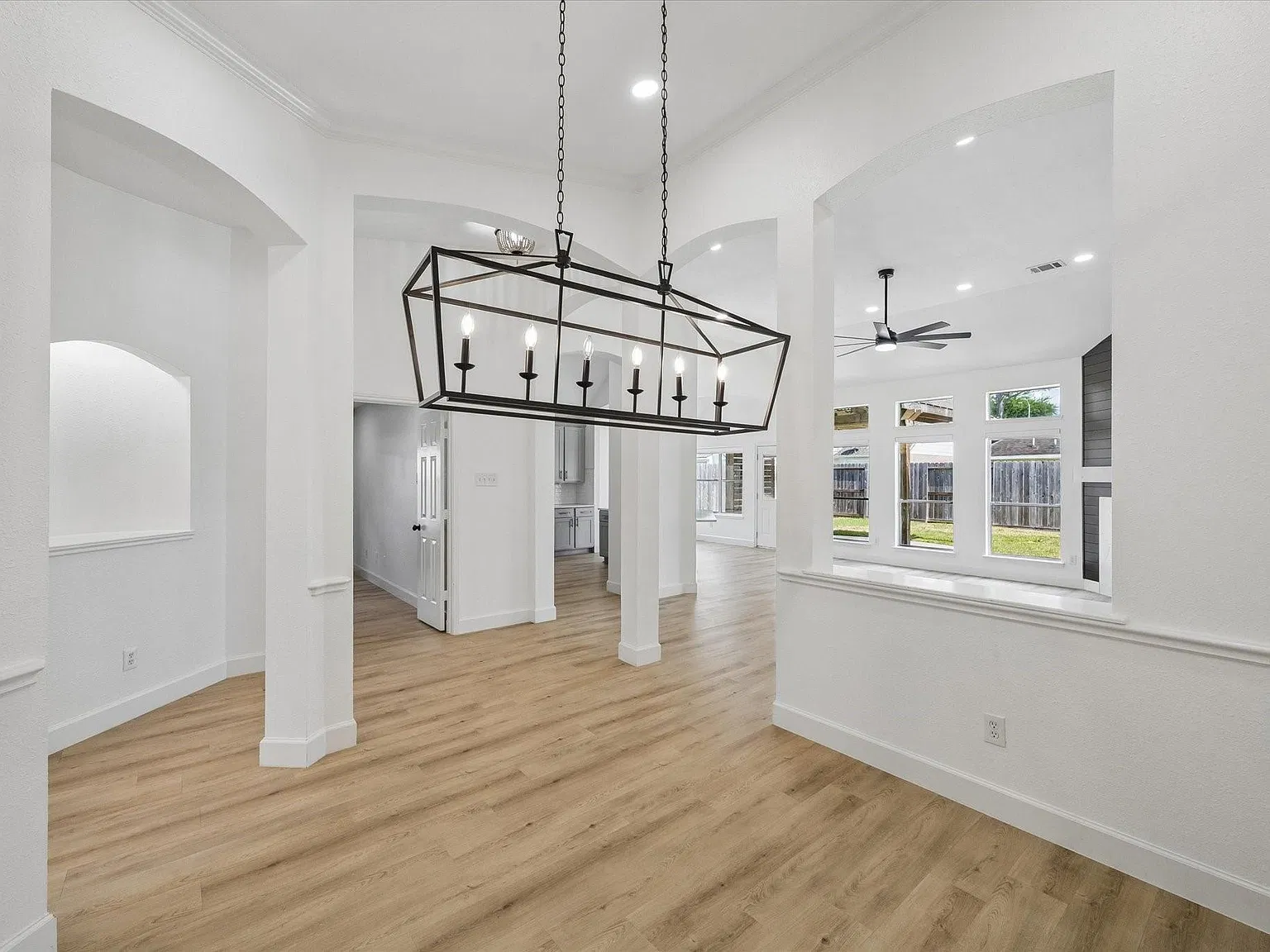 3 bed, 2.0 bath, 2018 sqft, $2,800 — Photo 4