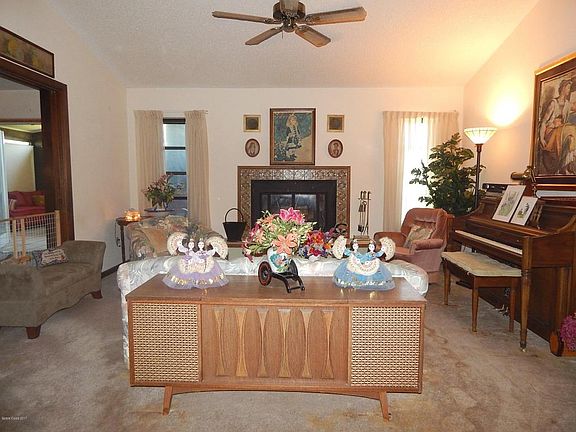 2nd image of 1183 Wentworth Cir