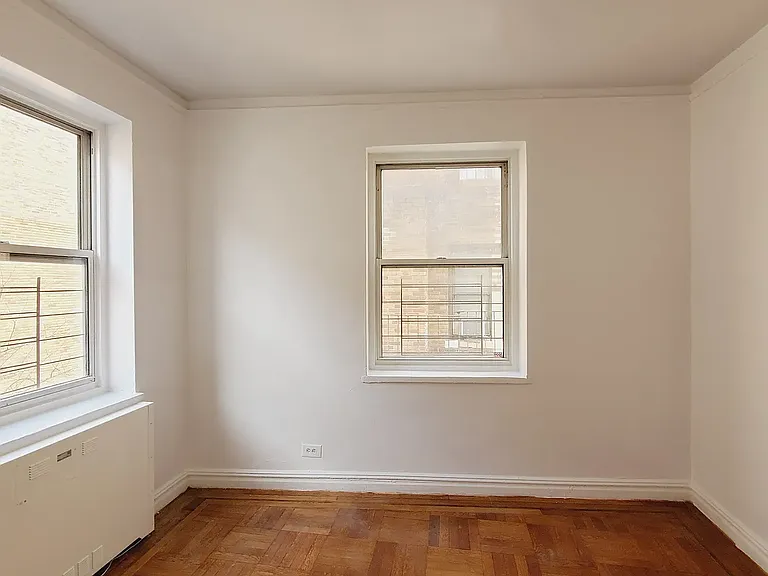 711 Walton Ave #4R — Photo 10