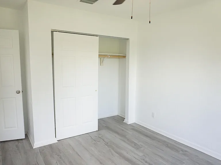1173 W 28th St #2 — Photo 10