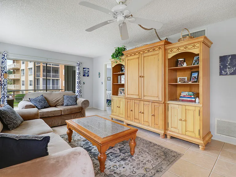 308 Golfview Rd #201 — Photo 9