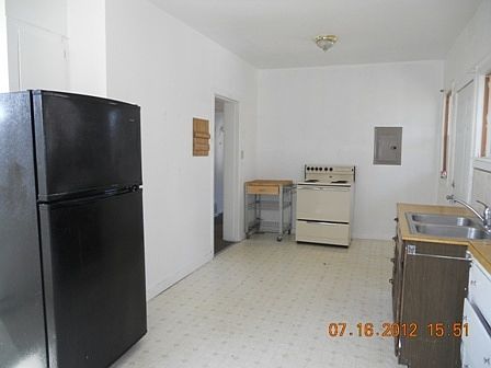 4th image of 301 W 5th St #1