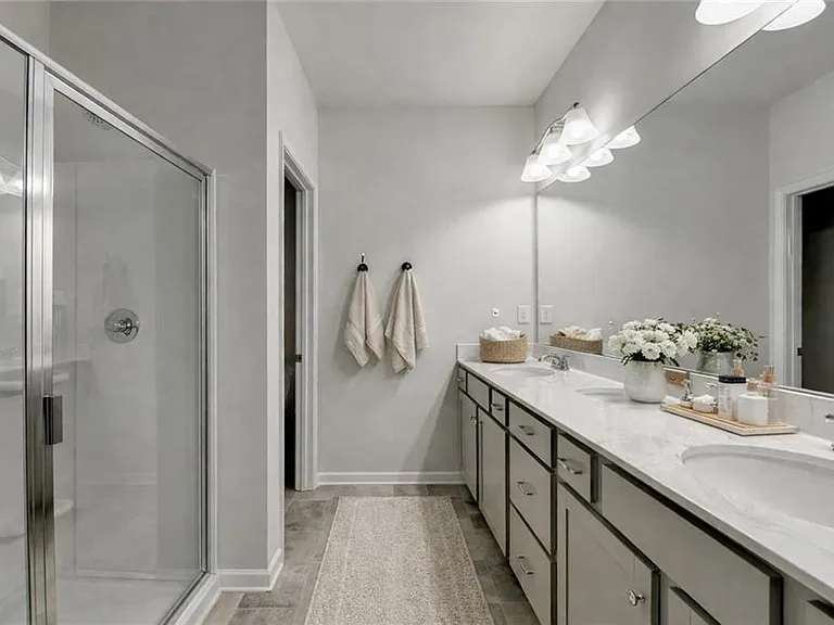 1123 Chastain Dr — Photo 16