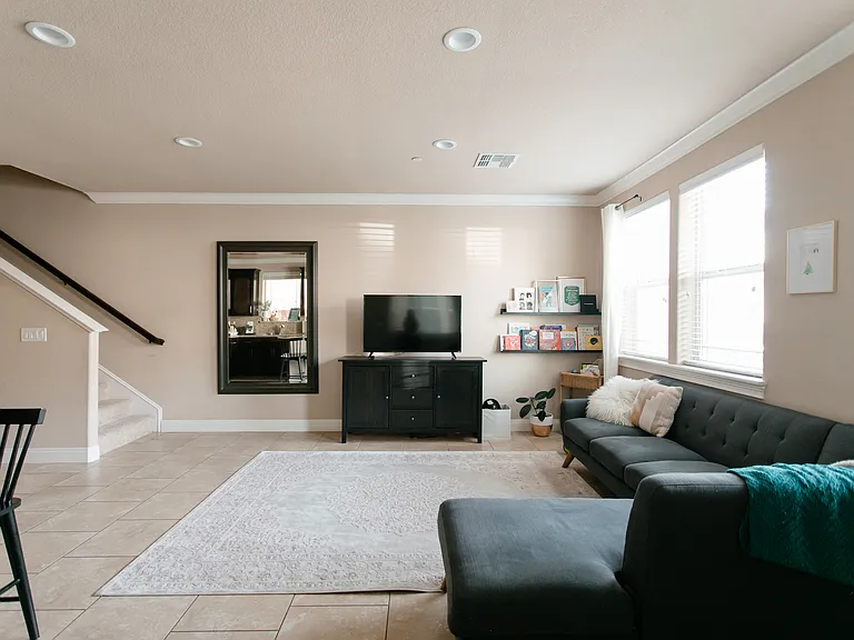 681 Addison Ln — Photo 19