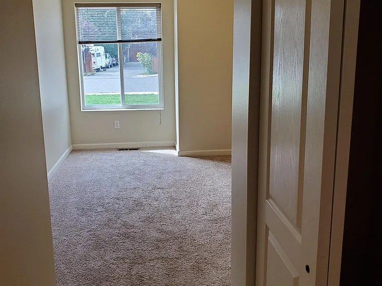2304 N Ridgeview Ln — Photo 6
