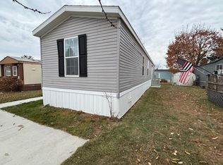 3 Bed 2 Bath Single Section Plan, Fawn Lake Estates, Walled Lake, MI