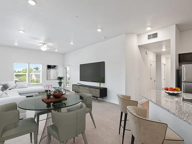 Madelyn Court — Photo 12