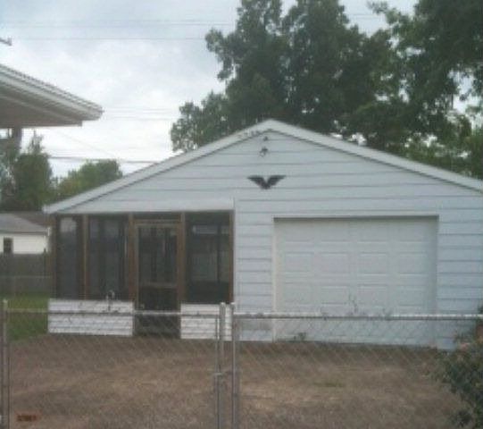 2nd image of 1936 Lydia Dr