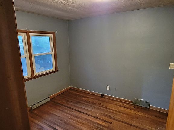 3rd image of 1312 Pershing Ave