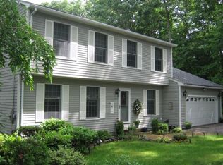 435 Robin Hollow Rd, West Greenwich, RI 02817