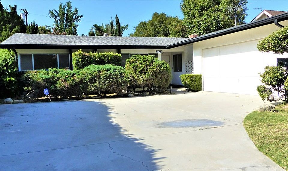 1st image of 15922 Sunburst St