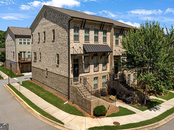 2nd image of 620 Harrington Hls