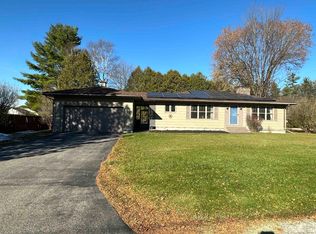 91 Maplewood Dr, Center Rutland, VT 05736