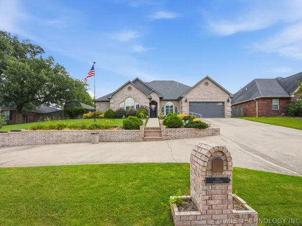 1904 Sandpiper St, McAlester, OK 74501