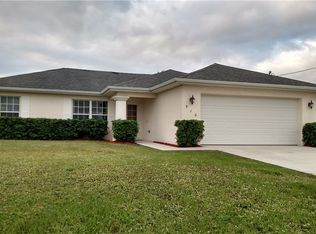 910 Embers Pkwy, Cape Coral, FL 33993
