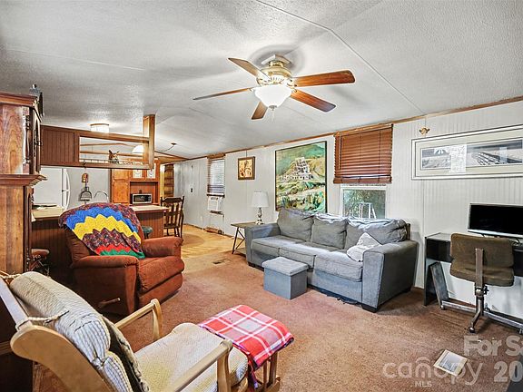 4th image of 126 Amelia Dr