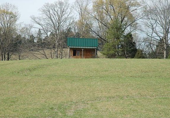 Log Cabin-Shed at rear of poperty