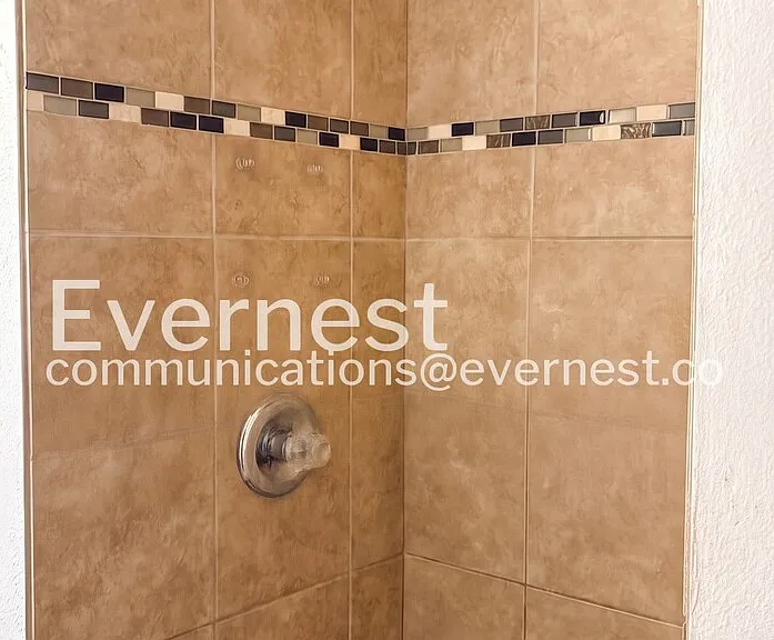 231 N Roosevelt Ave — Photo 11