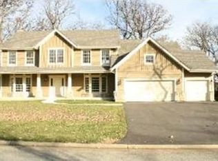 3320 Lakewood Dr, Crystal Lake, IL 60012