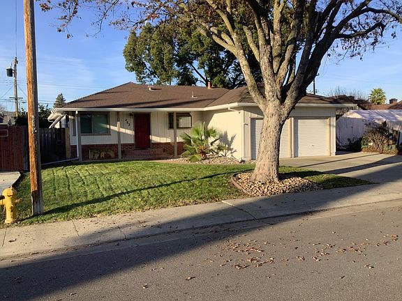 2nd image of 453 Leslie Ave