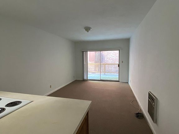 2nd image of 152 Langton St #152
