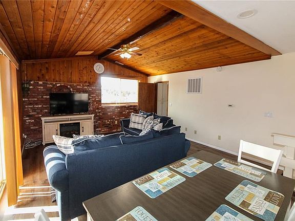 4th image of 879 Pinon Ln